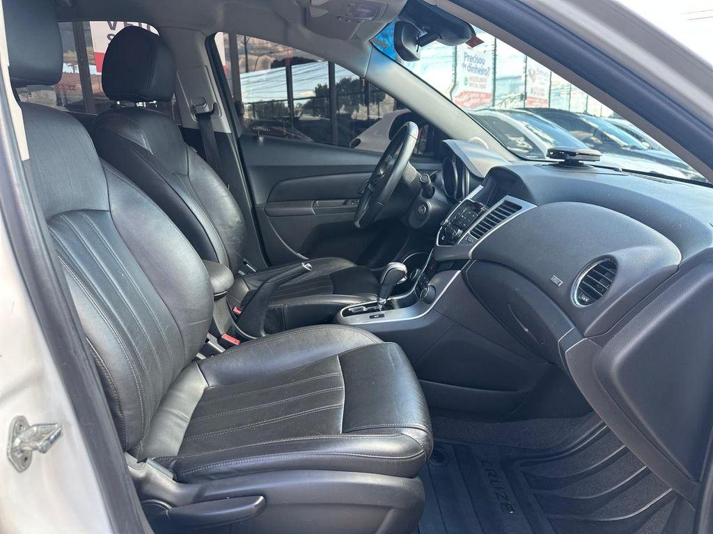 CHEVROLET Cruze Sedan - Foto