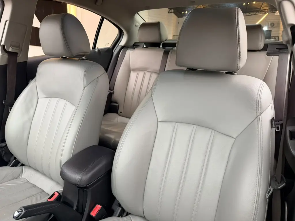 CHEVROLET Cruze Sedan - Foto