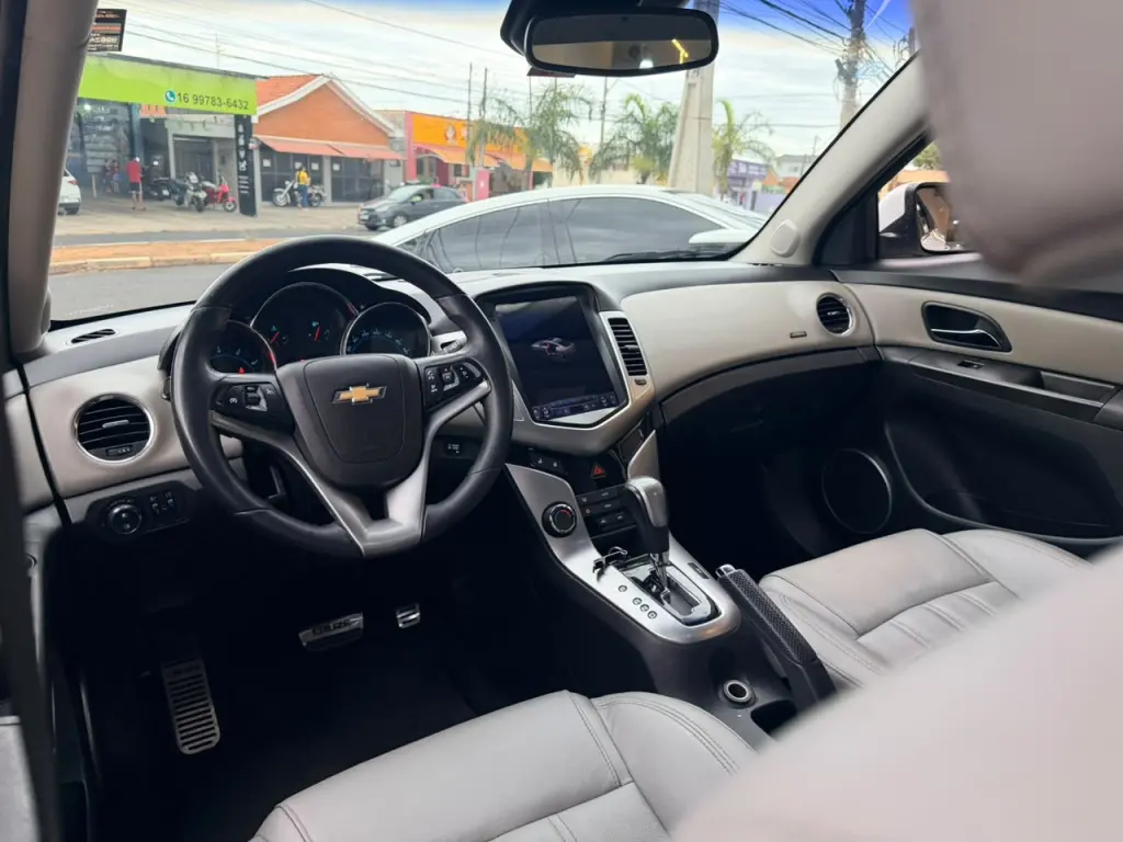 CHEVROLET Cruze Sedan - Foto