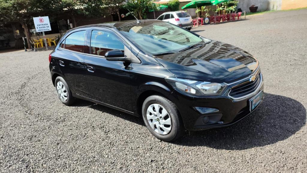 CHEVROLET Onix Hatch - Foto