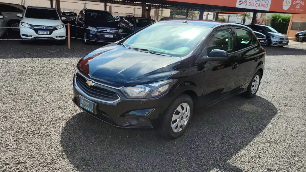CHEVROLET Onix Hatch - Foto
