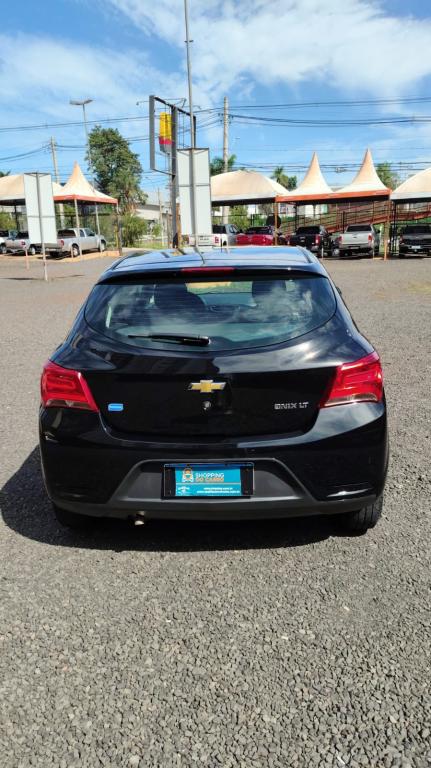 CHEVROLET Onix Hatch - Foto