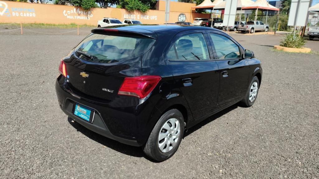 CHEVROLET Onix Hatch - Foto