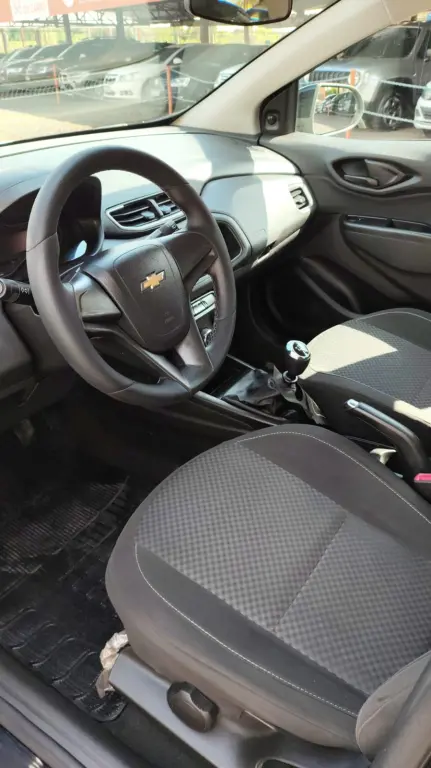 CHEVROLET Onix Hatch - Foto