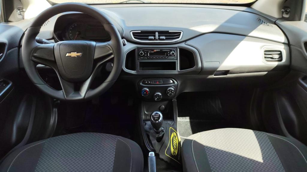 CHEVROLET Onix Hatch - Foto