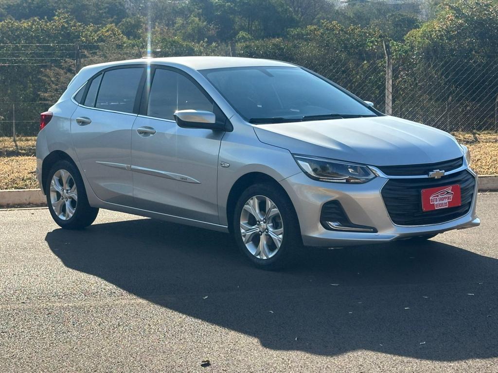 CHEVROLET Onix Hatch - Miniatura