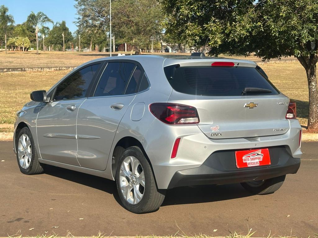 CHEVROLET Onix Hatch - Miniatura