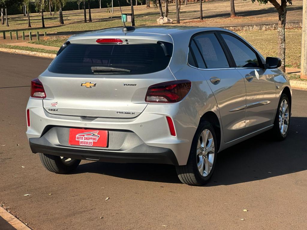 CHEVROLET Onix Hatch - Miniatura