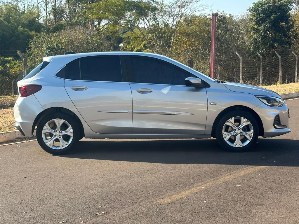 CHEVROLET Onix Hatch - Miniatura