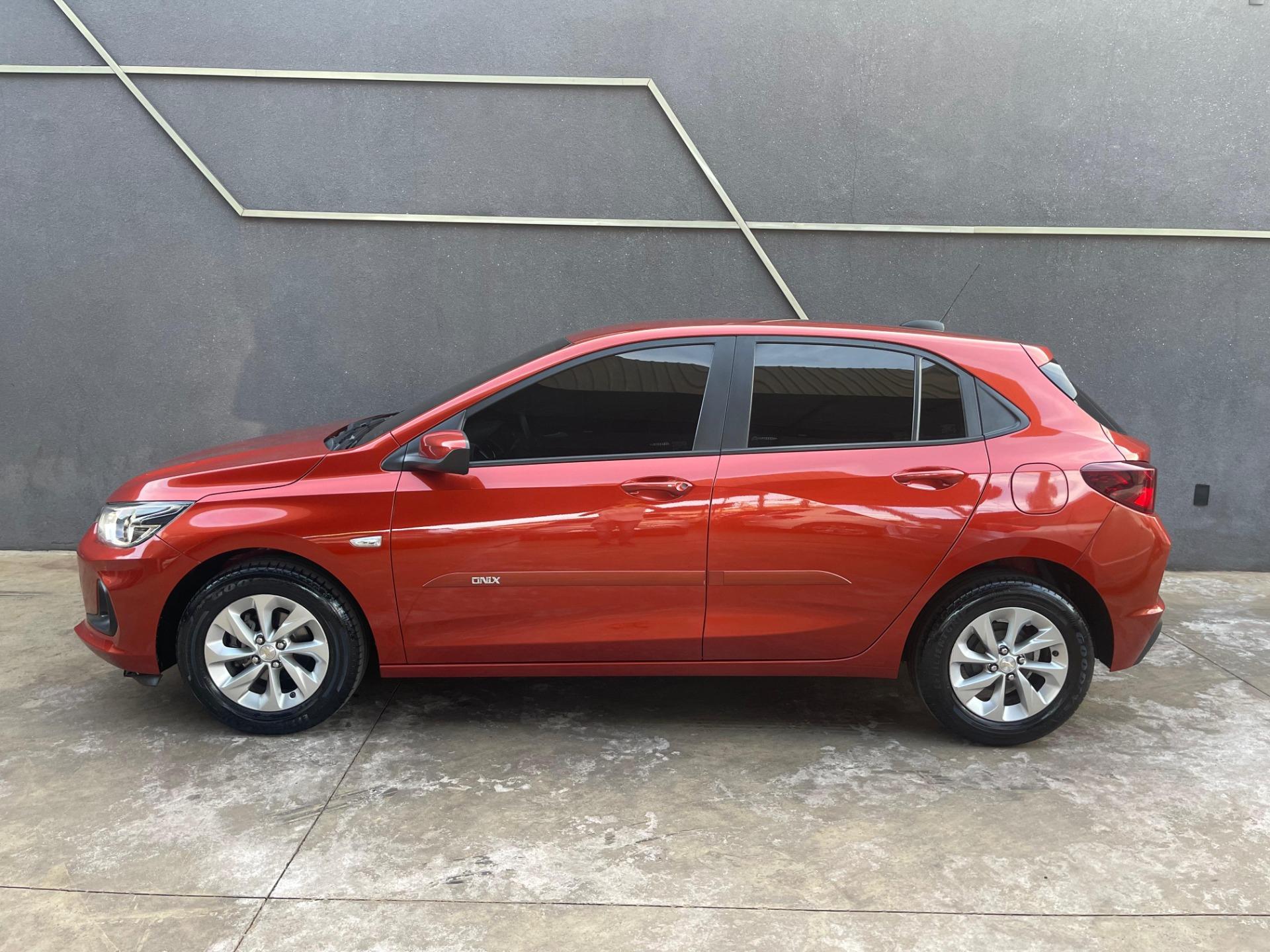 CHEVROLET Onix Hatch - Foto