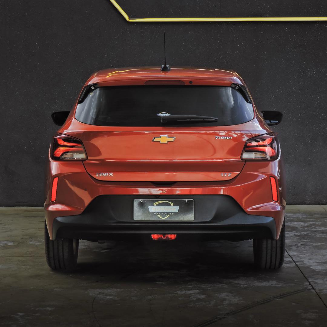 CHEVROLET Onix Hatch - Foto