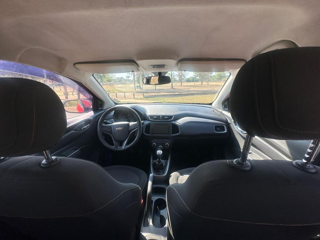 CHEVROLET Onix Hatch - Foto