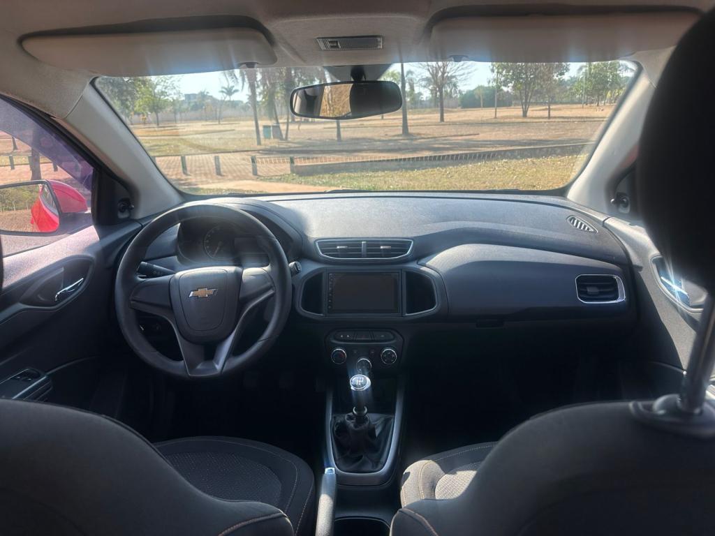 CHEVROLET Onix Hatch - Foto