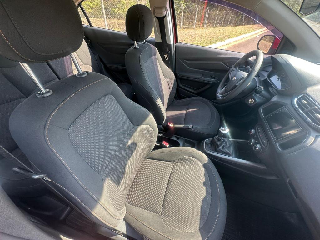 CHEVROLET Onix Hatch - Foto