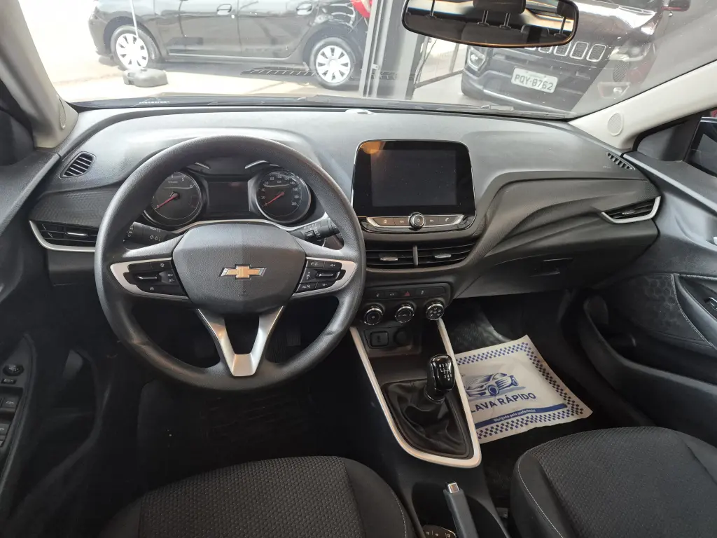 CHEVROLET Onix Hatch - Foto