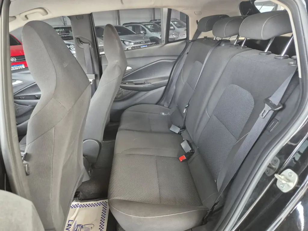 CHEVROLET Onix Hatch - Foto