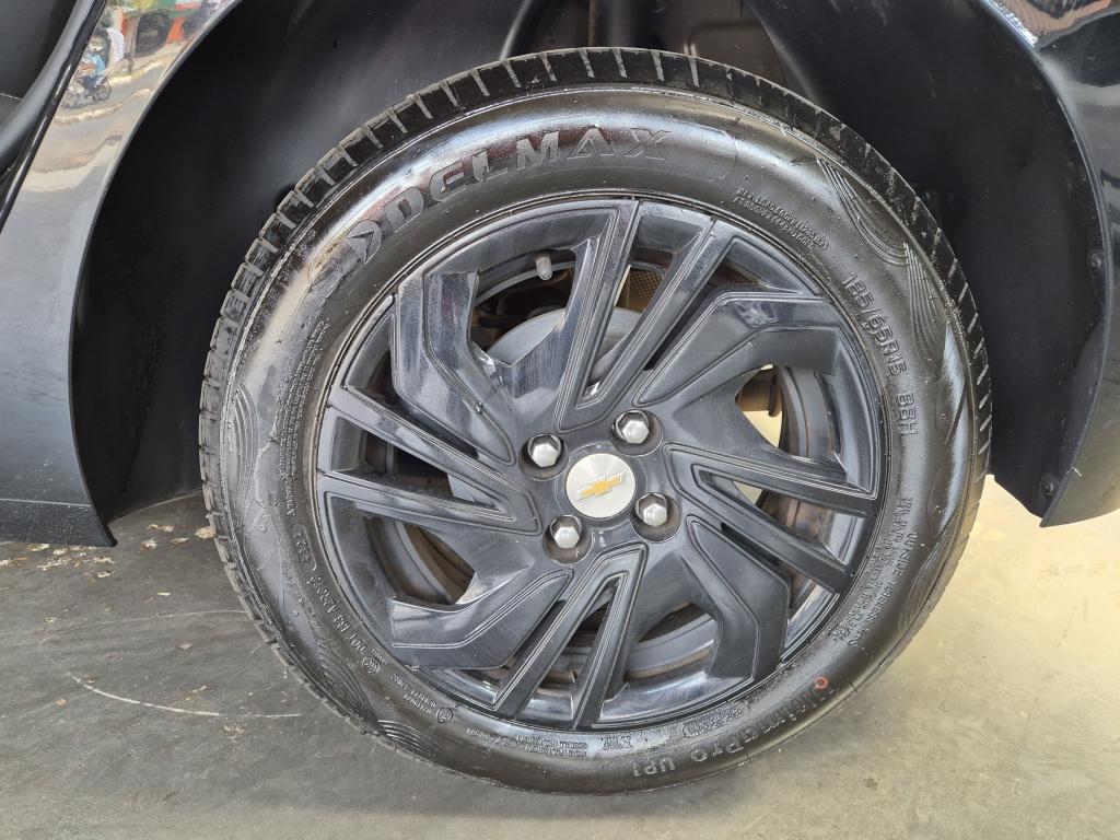 CHEVROLET Onix Hatch - Foto