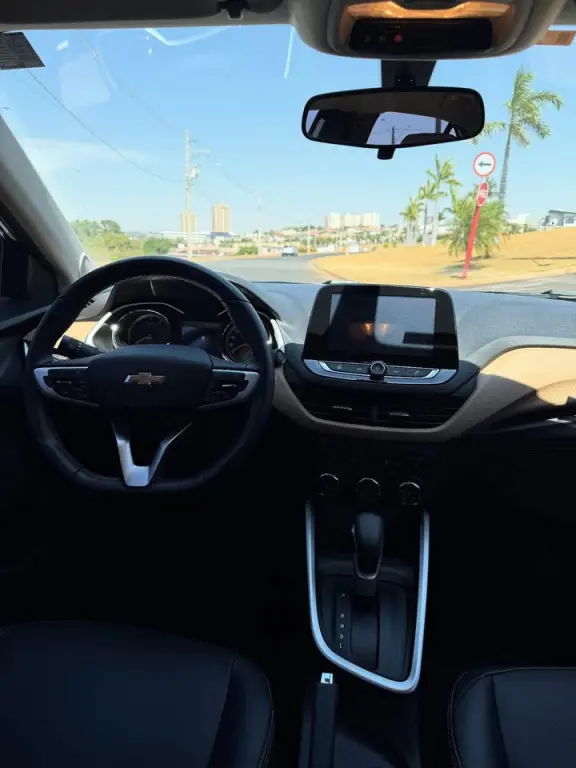 CHEVROLET Onix Hatch - Foto