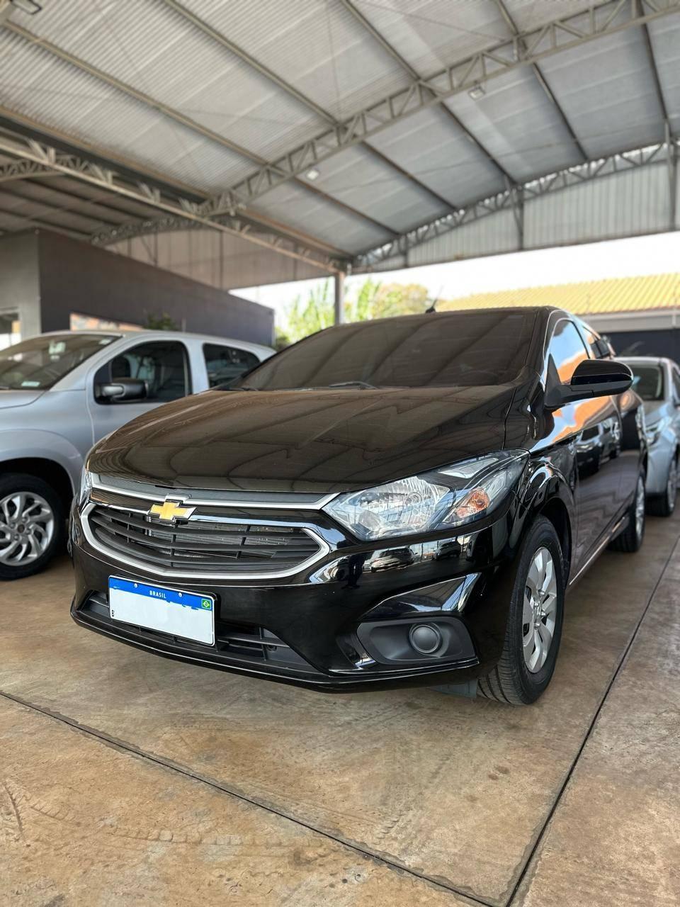 CHEVROLET Onix Hatch - Foto