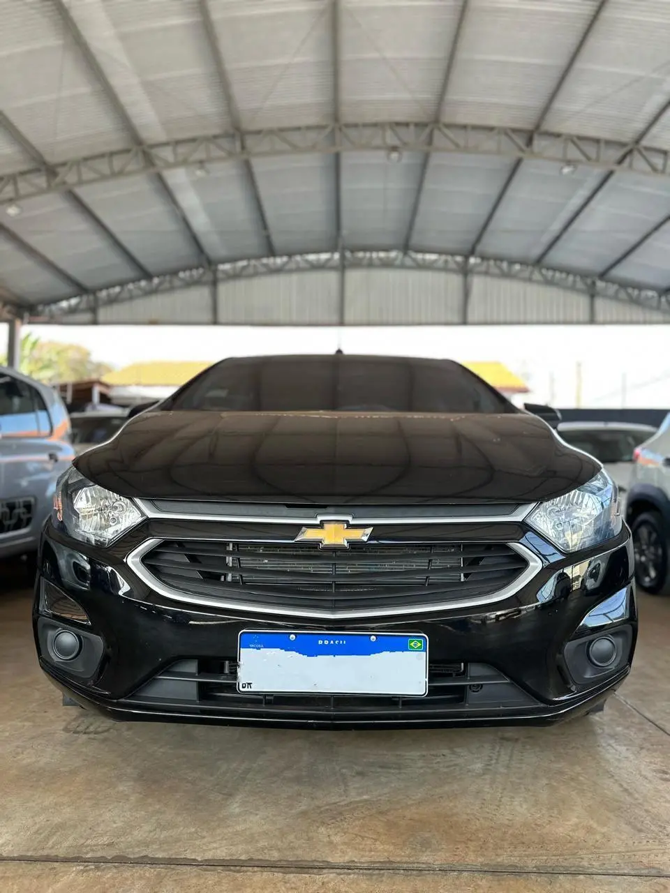 CHEVROLET Onix Hatch - Foto