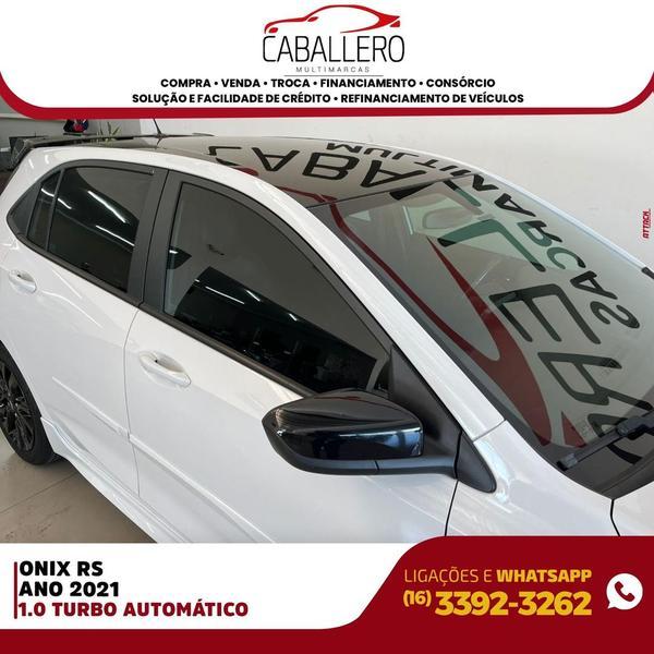 CHEVROLET Onix Hatch - Foto