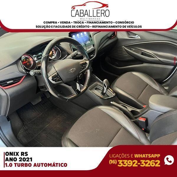 CHEVROLET Onix Hatch - Foto