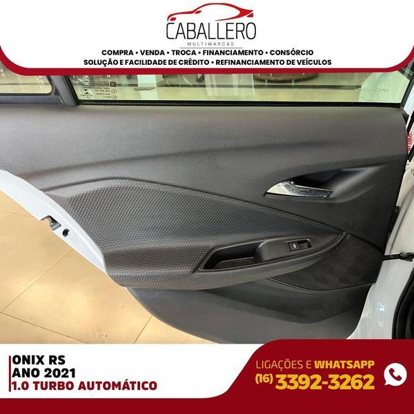 CHEVROLET Onix Hatch - Foto