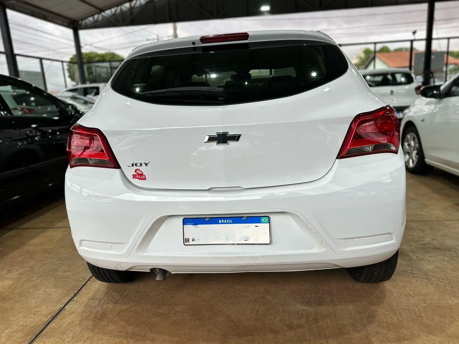 CHEVROLET Onix Hatch - Foto