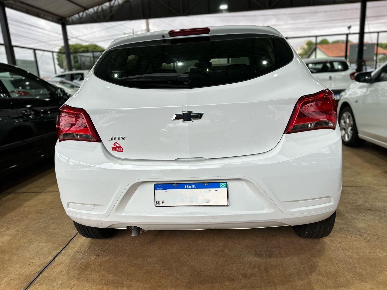 CHEVROLET Onix Hatch - Foto