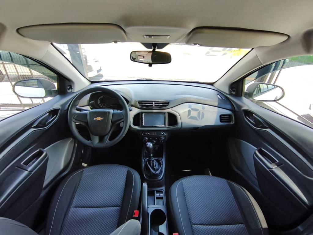 CHEVROLET Onix Hatch - Foto