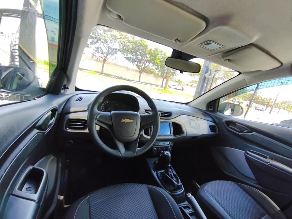 CHEVROLET Onix Hatch - Foto