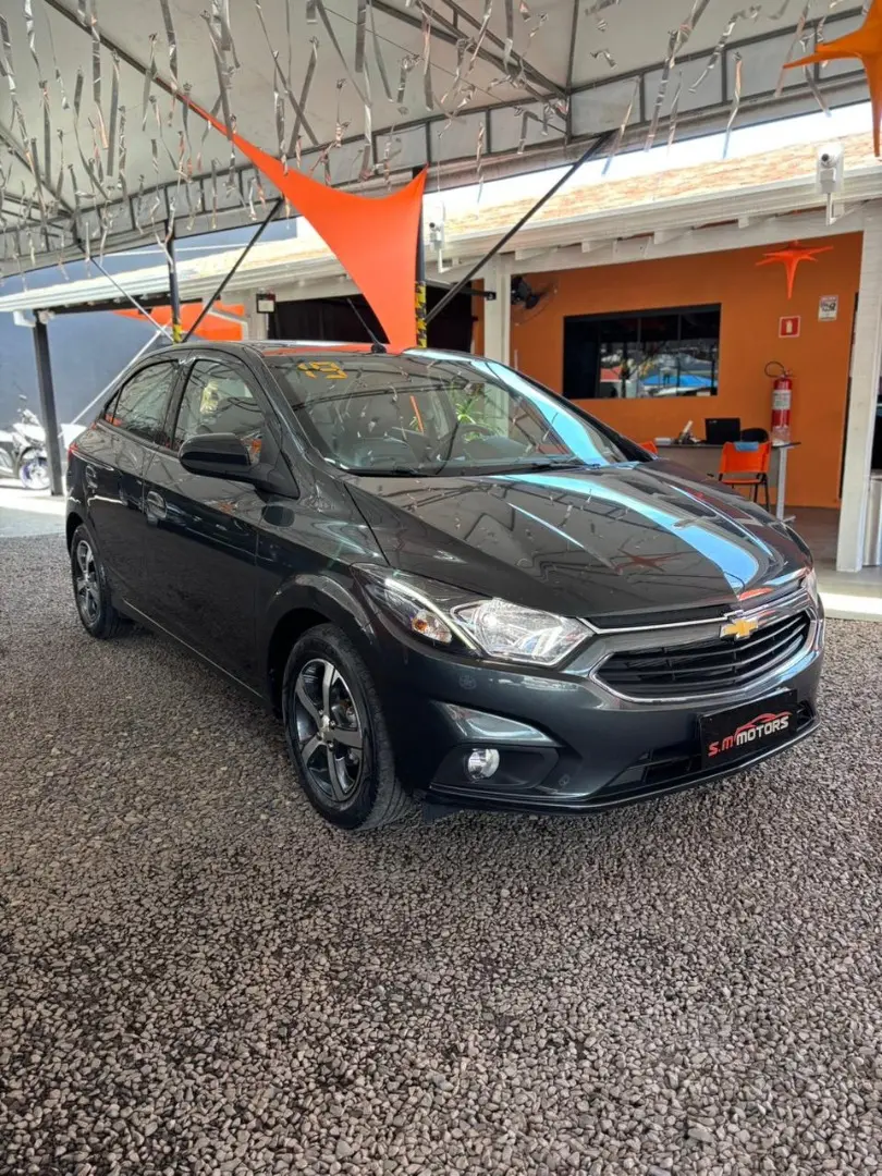CHEVROLET Onix Hatch - Foto