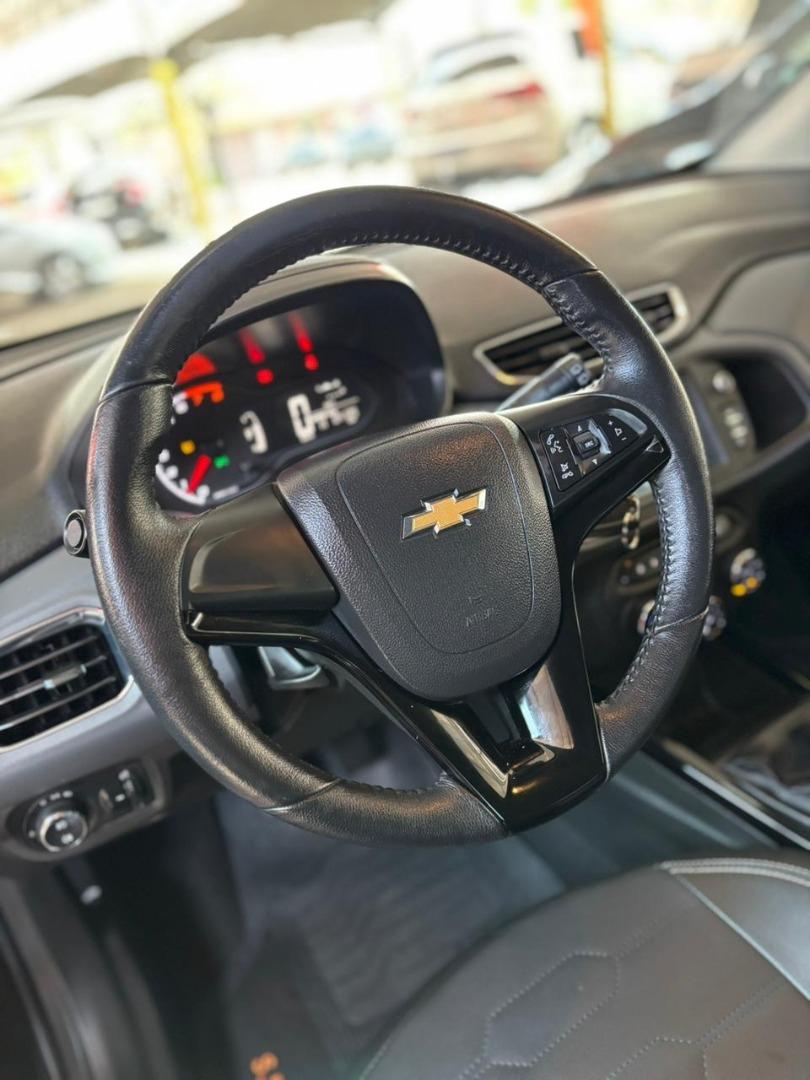 CHEVROLET Onix Hatch - Foto