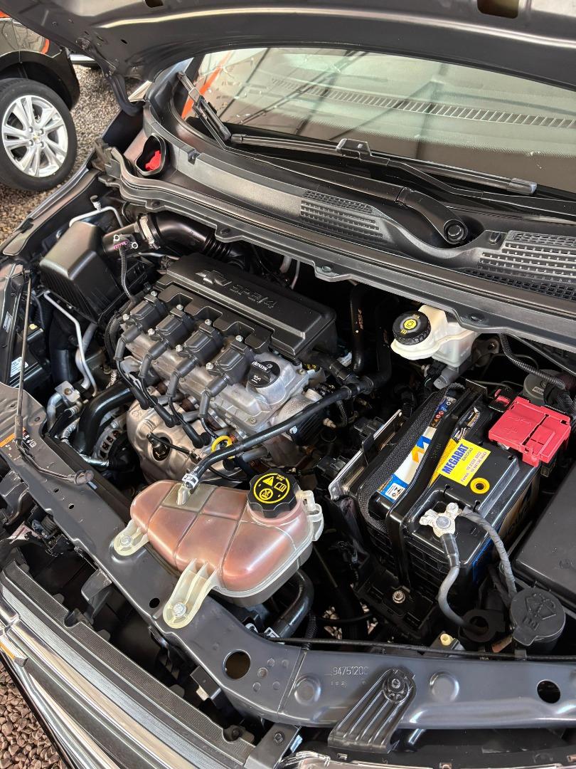 CHEVROLET Onix Hatch - Foto