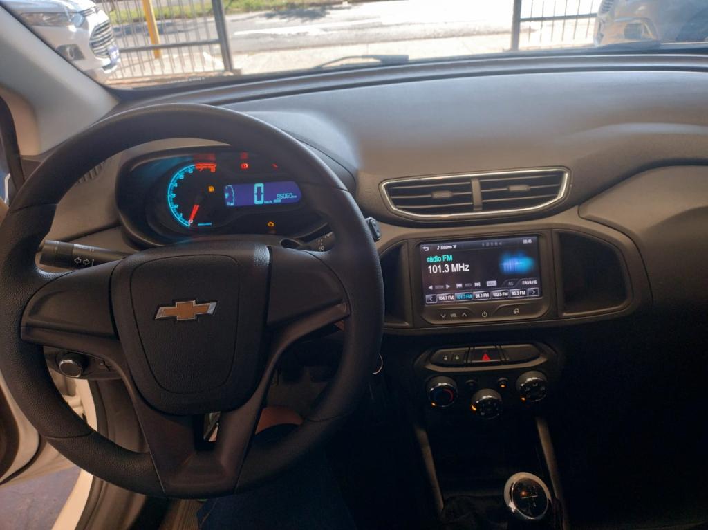 CHEVROLET Onix Hatch - Foto