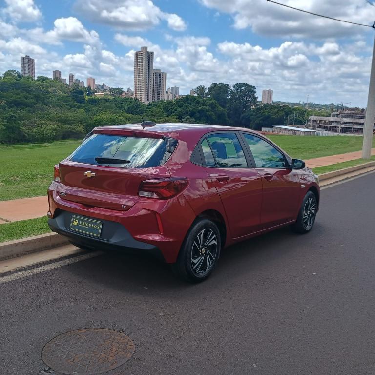 CHEVROLET Onix Hatch - Foto