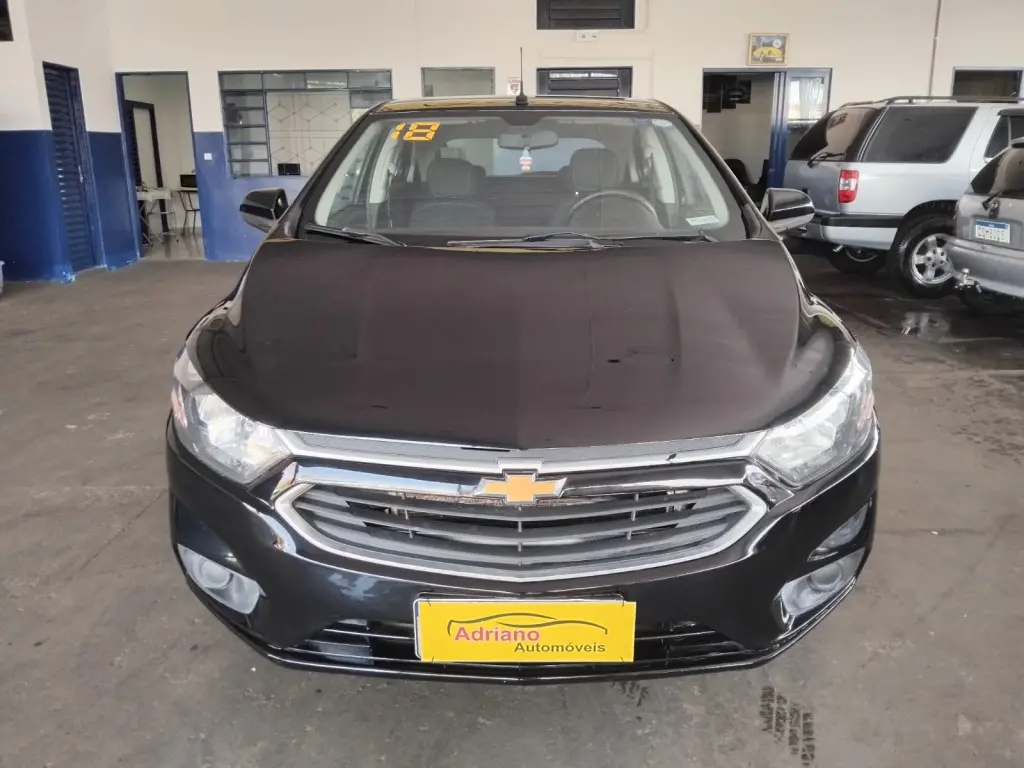 CHEVROLET Onix Hatch - Foto