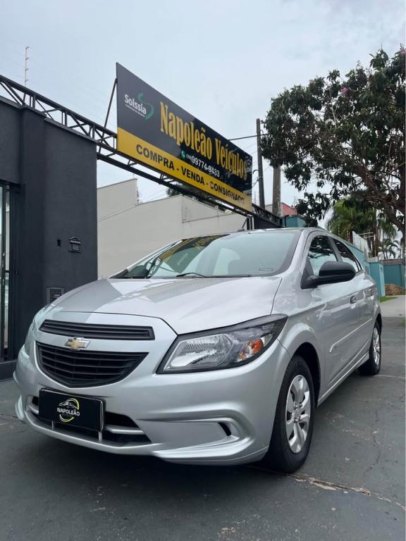 CHEVROLET Onix Hatch - Foto