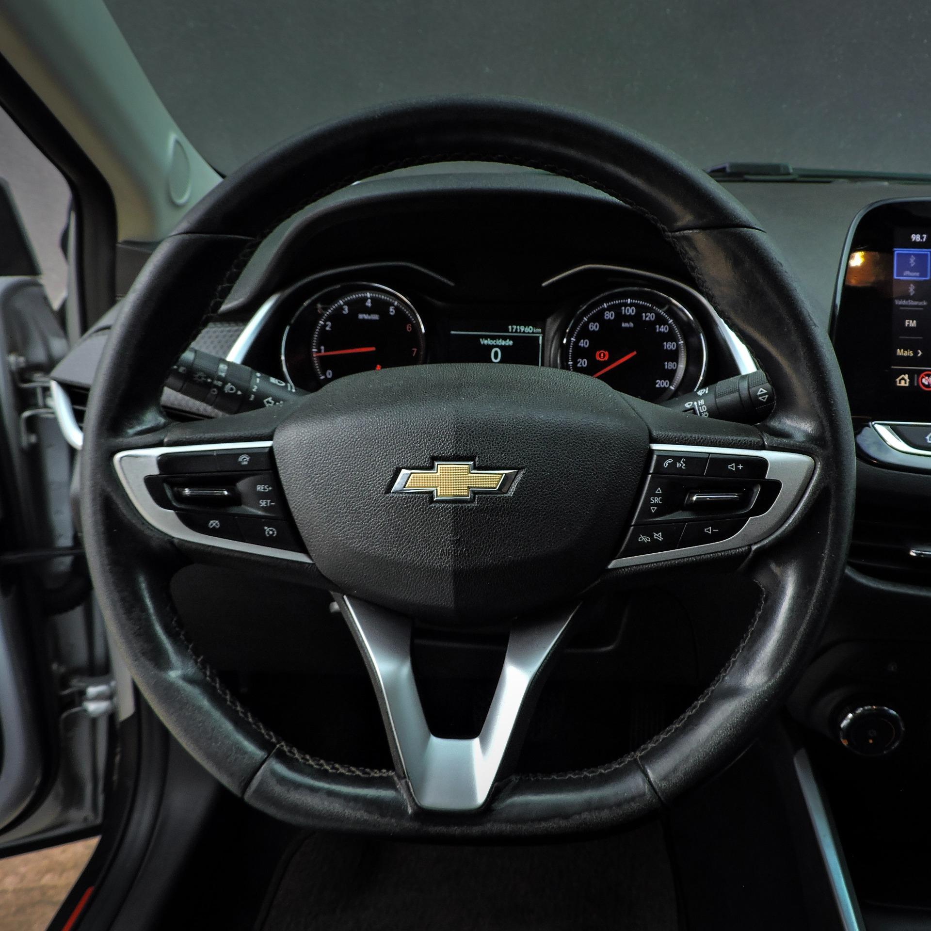 CHEVROLET Onix Hatch - Foto