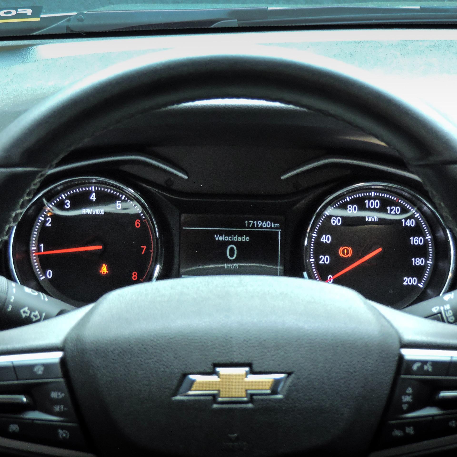 CHEVROLET Onix Hatch - Foto