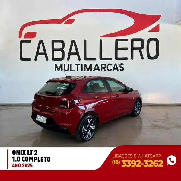 CHEVROLET Onix Hatch - Foto