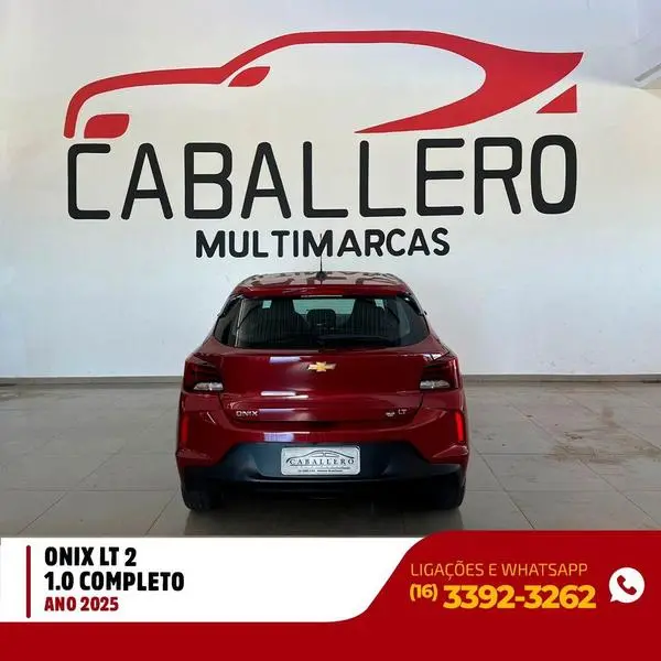 CHEVROLET Onix Hatch - Foto