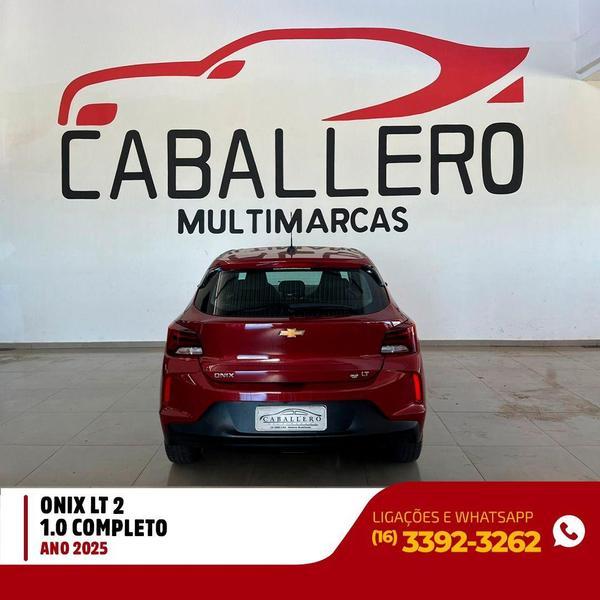 CHEVROLET Onix Hatch - Foto