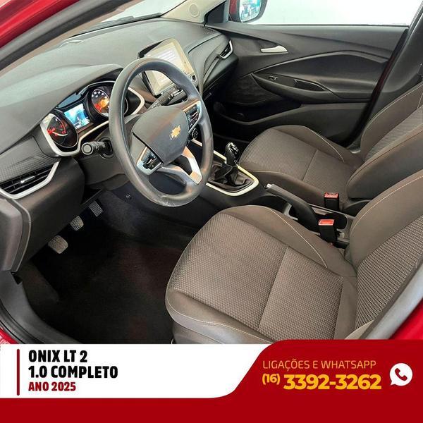 CHEVROLET Onix Hatch - Foto