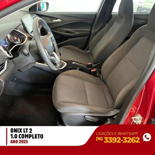 CHEVROLET Onix Hatch - Foto