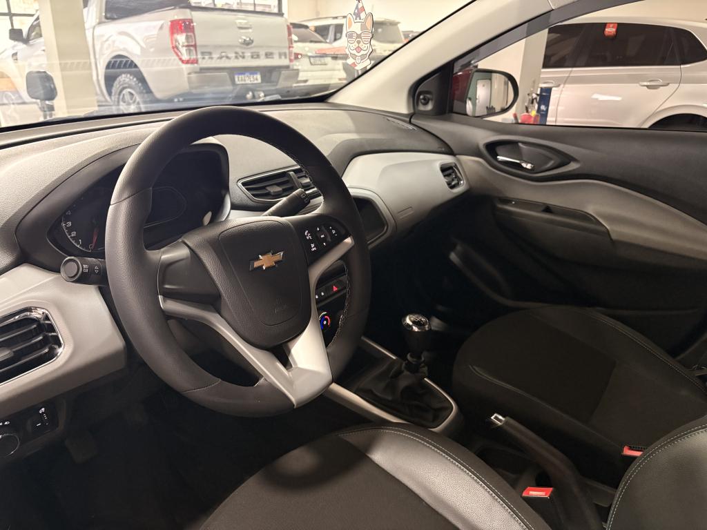 CHEVROLET Onix Hatch - Foto