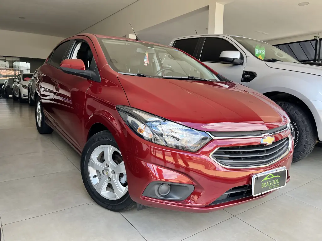 CHEVROLET Onix Hatch - Foto