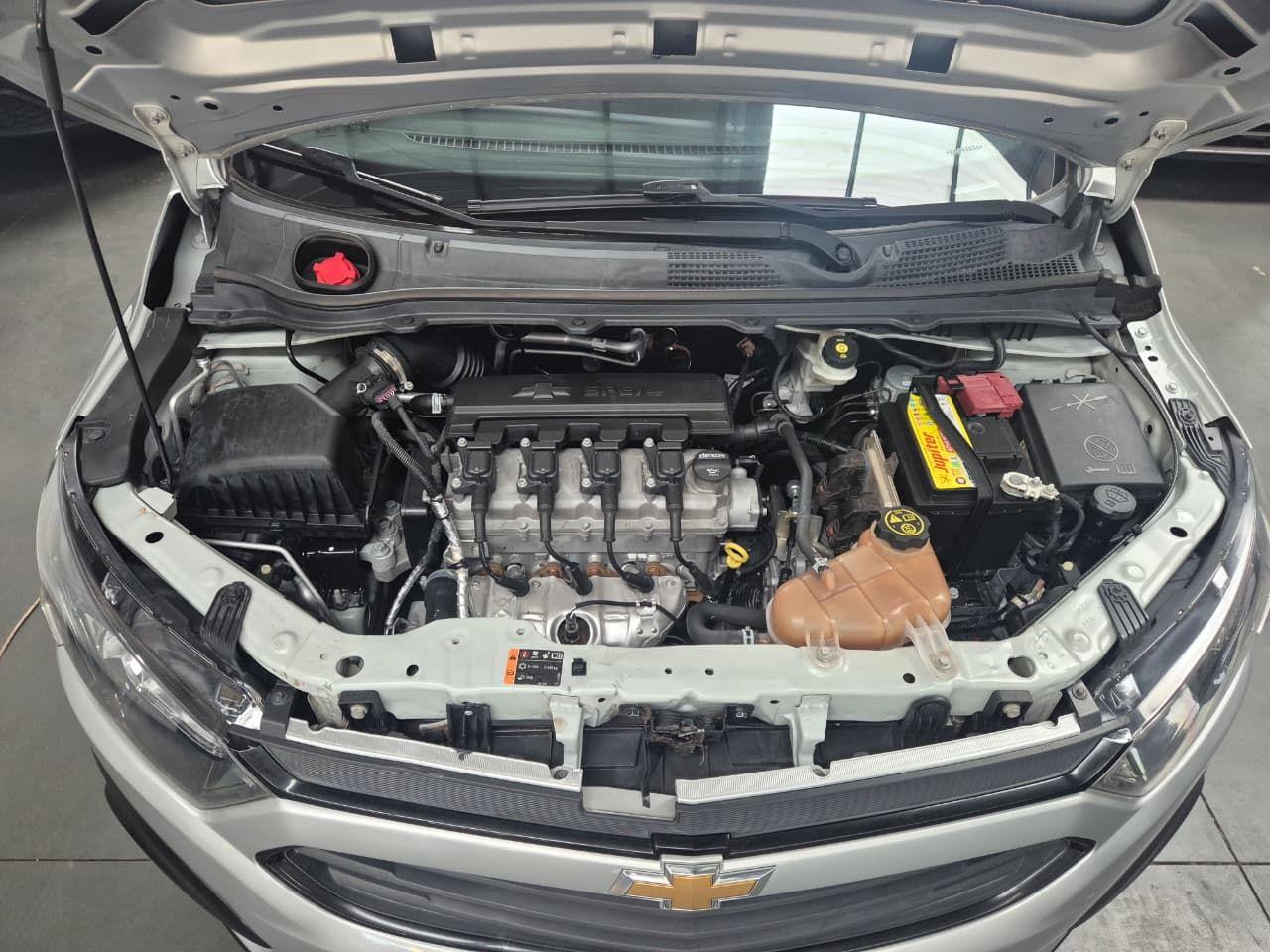 CHEVROLET Onix Hatch - Foto