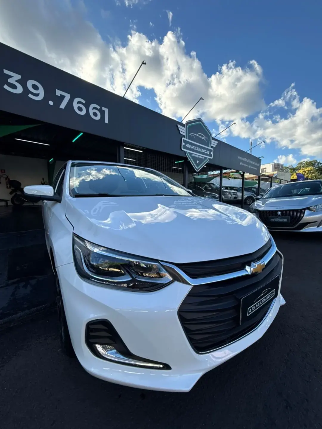 CHEVROLET Onix Hatch - Foto