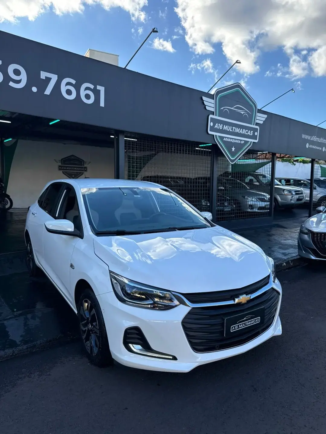 CHEVROLET Onix Hatch - Foto